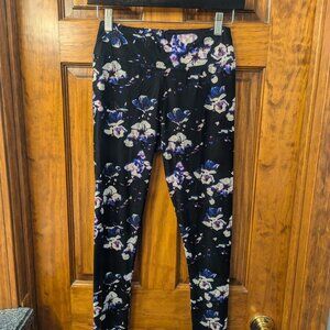 Lotus Flower Leggings Size: One Size
